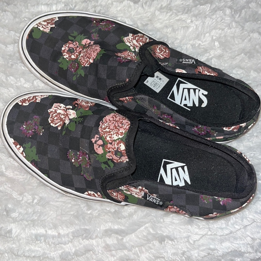 Floral checkered vans 👽